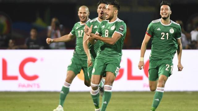 يوسف البلايلي مهاجم منتخب الجزائر ونادي الترجي التونسي