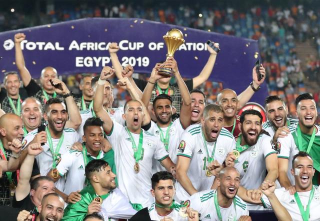 تتويج منتخب الجزائر بكأس الامم الافريقية 