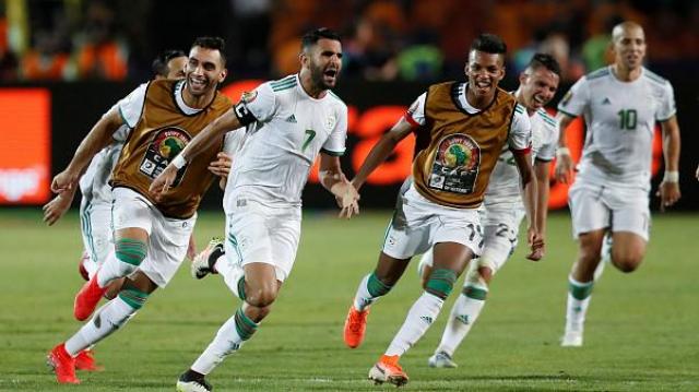 فرحة منتخب الجزائر بالوصول إلي نهائي كأس الأمم الإفريقية
