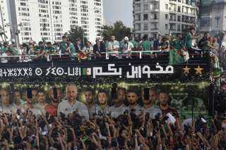 بالفيديو | استقبال اسطوري لمنتخب الجزائر عقب التتويج بلقب الكان