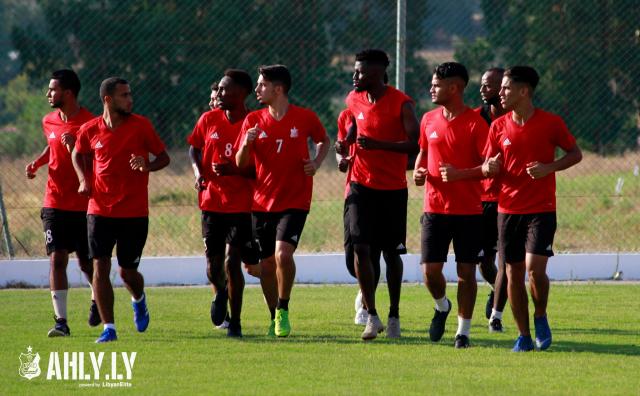 فريق الأهلي بنغازي يباشر تدريباته في تونس 