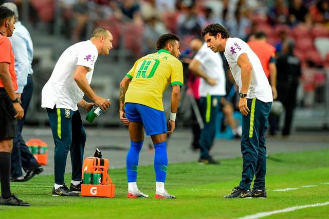 إصابة نيمار مع منتخب البرازيل 