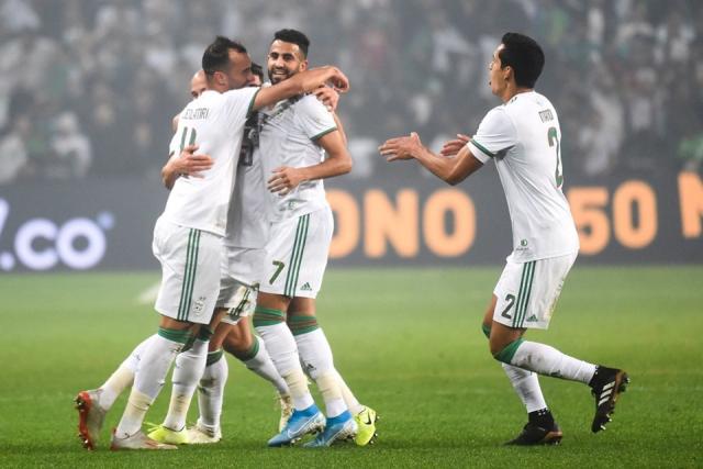 منتخب الجزائر يفوز علي كولومبيا بثلاثية