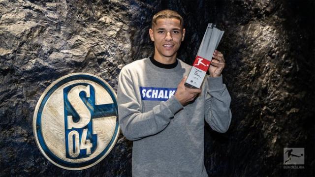  أمين حارث يفوز بجائزة أفضل لاعب في الدوري الألماني عن شهر سبتمبر الماضي.