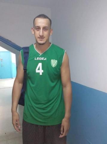 عثمان القاني لاعب فريق النصر لكرة السلة 