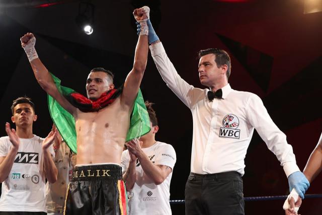 عبد المالك الزناد بطل الملاكمة الليبية
