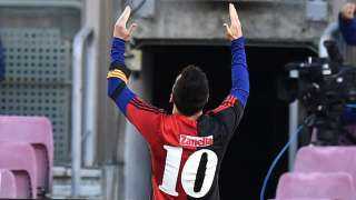 مدرب برشلونة: تكريم ميسي لمارادونا عظيم بكل معنى الكلمة