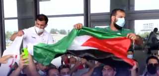 استقبال حافل للمقاتل الجزائري فتحي نورين بعد رفضه التطبيع