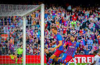 كومان يعلن قائمة برشلونة لمواجهة رايو فاليكانو في الدوري