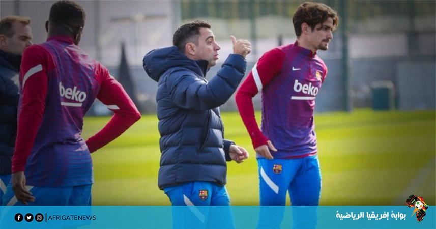 تشافي هيرنانديز يقود تدريبات برشلونة للمرة الأولى